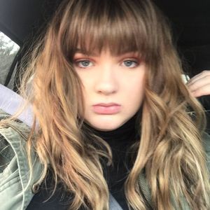 Meet your Posher, Zella